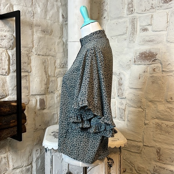 No Less Than | Ruffle Collar Floral Blouse - Picture 5 of 8